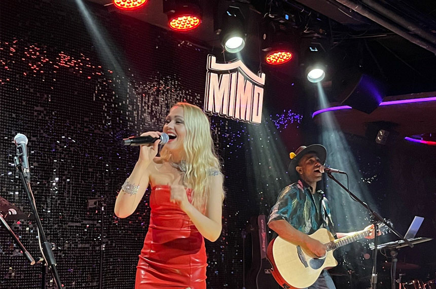 西安老外歌手演出