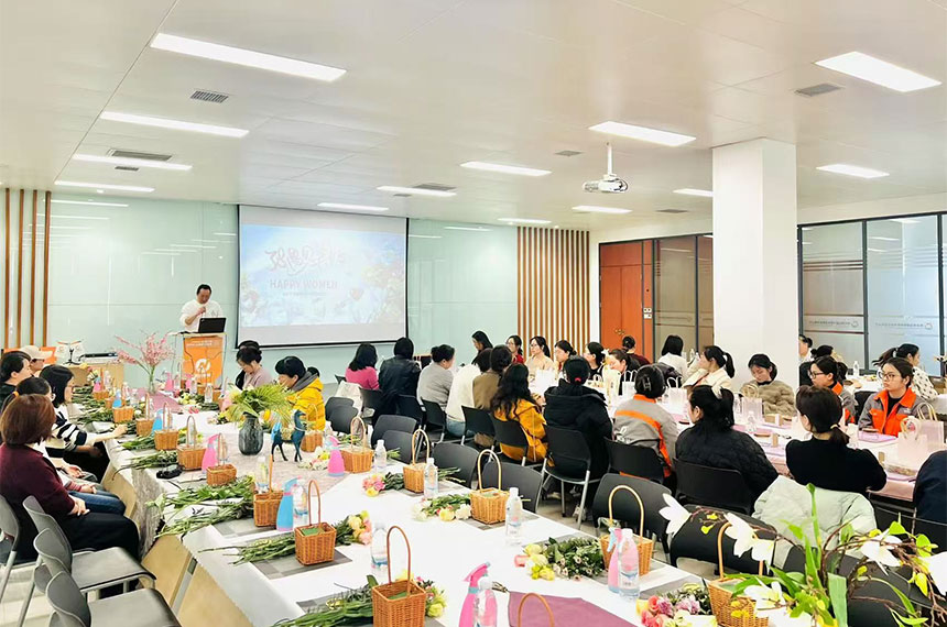 凝远集团38女神节插花DIY活动
