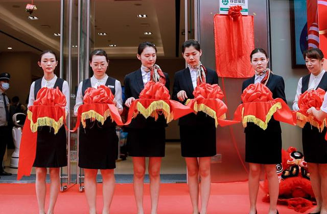 会议剪彩礼仪