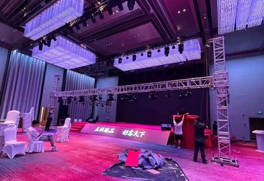 西安专业舞台搭建团队_承接各类庆典/会展/路演舞台工程